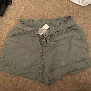 Aerie olive green shorts - never worn - with tags